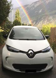 Renault Zoé avec arc-en-ciel